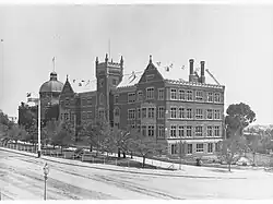 This is a 1903 photograph of the Brookman Building, the ancestral home of the University of South Australia, shortly following its construction.