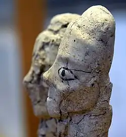 Right side-view of an Ain Ghazal statue