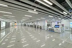 Line 11 east concourse