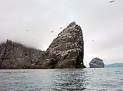 Stac an Àrmainn with Boreray to the left and Stac Lee beyond at right