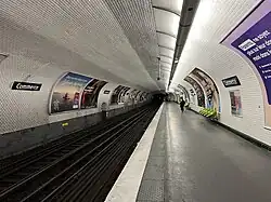 Platform for services towards Balard