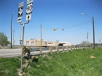 View east at the intersection of US 90A and FM 1952