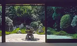 A courtyard Zen garden at Tōfuku-ji (1940).