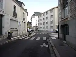 Rue du Rempart follows the winding course of the belt stream and the bastions.