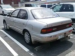 Pre-facelift Toyota Sprinter 1.6 SE-G sedan (AE101, Japan)