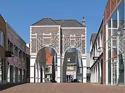 Veenendaal, 'towngate': de Bernard van Kreelpoort