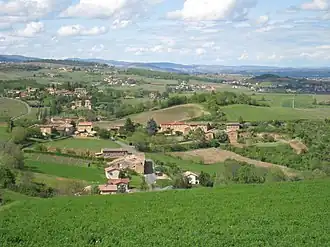 A general view of Ville-sur-Jarnioux