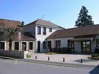 The town hall in Voisenon